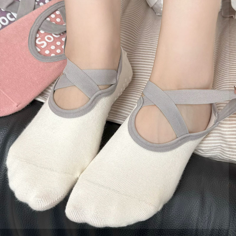جوارب يوجا احترافية للنساء من  - مراجعة No Show Sock Women وسعره